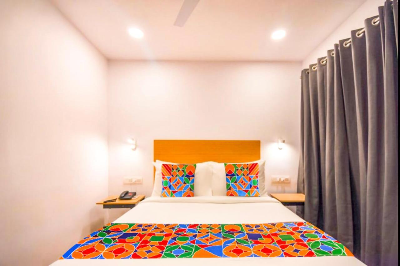 Fabhotel Heera Holiday Inn - Nr Eden Garden Stadium كولكاتا المظهر الخارجي الصورة